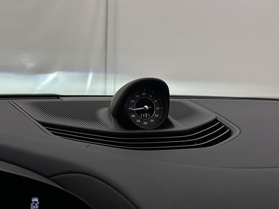 Porsche Taycan 19 of 30