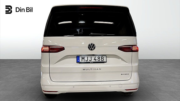 Volkswagen Multivan 5 of 5