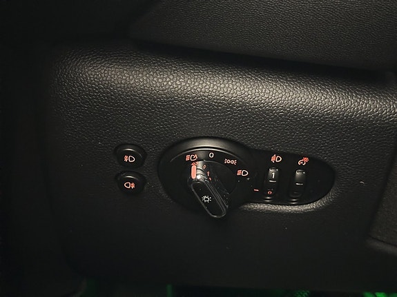 MINI Cooper S 9 of 22