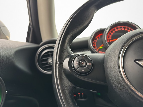 MINI Cooper S 10 of 22