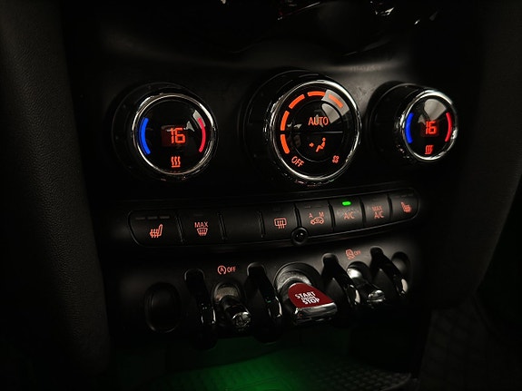 MINI Cooper S 14 of 22