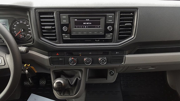 Volkswagen Crafter 13 of 24