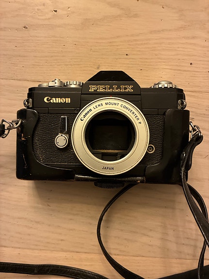Vintage Canon Pellix analog