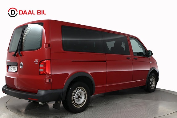 Volkswagen Caravelle 4 of 5