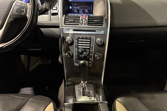 Volvo XC60 12 of 17