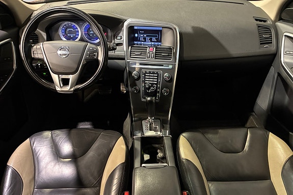 Volvo XC60 11 of 17