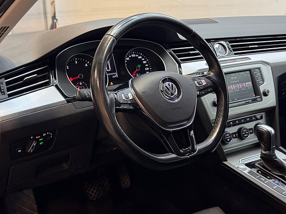 Volkswagen Passat 19 of 26