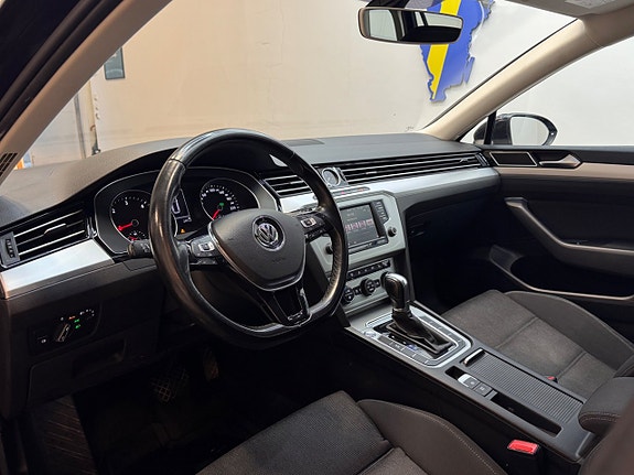 Volkswagen Passat 9 of 26