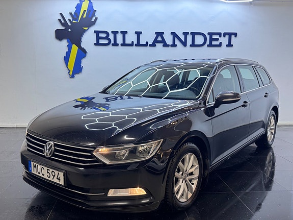 Volkswagen Passat 2 of 26