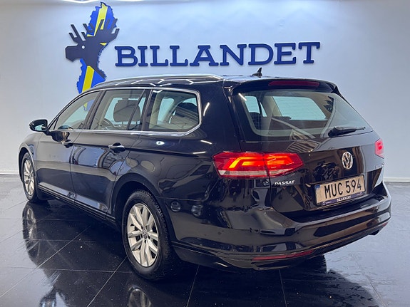 Volkswagen Passat 5 of 26