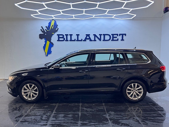 Volkswagen Passat 3 of 26