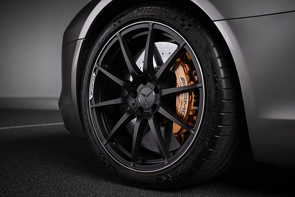 Mercedes-Benz SLS 6 of 19