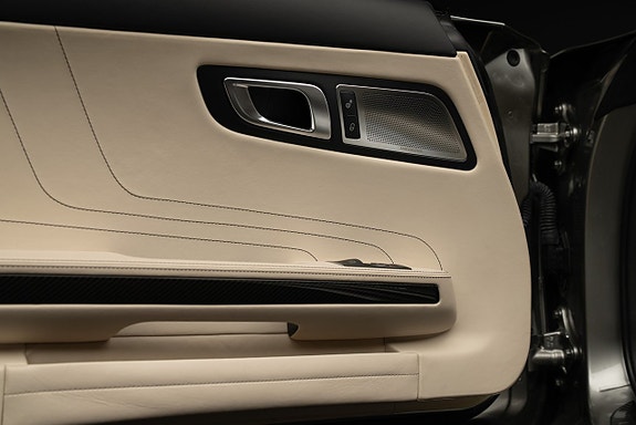 Mercedes-Benz SLS 13 of 19