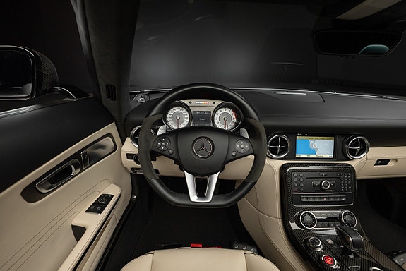 Mercedes-Benz SLS 19 of 19