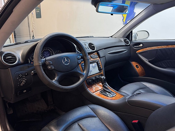 Mercedes-Benz CLK200 9 of 19