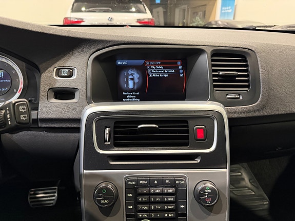 Volvo V60 13 of 24