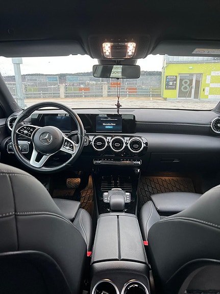 Mercedes-Benz A200 7 of 8