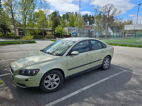 Volvo S40 2 of 7