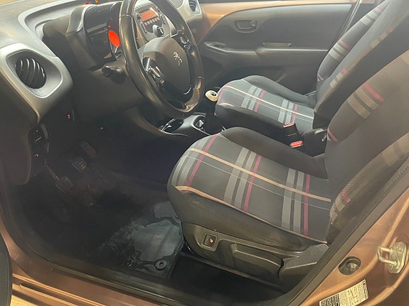 Peugeot 108 10 of 16