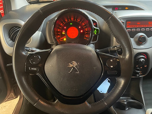 Peugeot 108 11 of 16