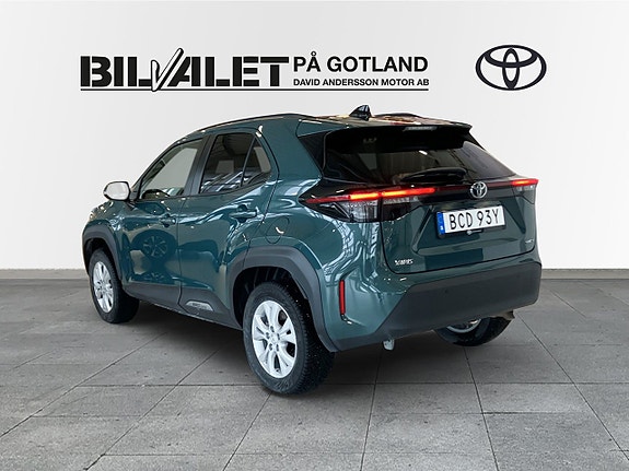 Toyota Yaris Cross 2 of 5