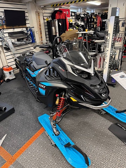 Lynx Commander RE 900 ACE Turbo R 10.25" HUB 2 of 2
