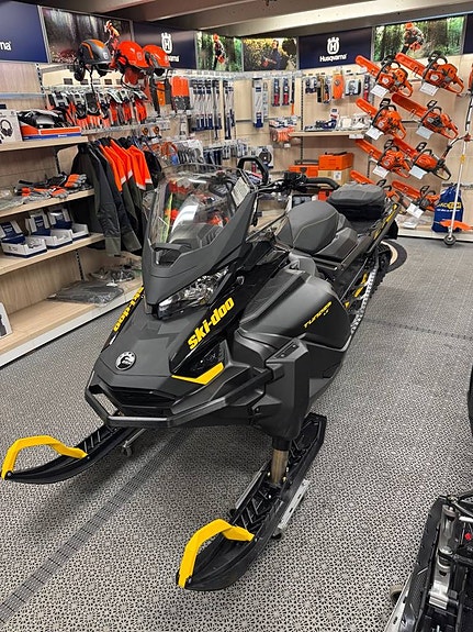 Ski-Doo Tundra LE 600 ACE