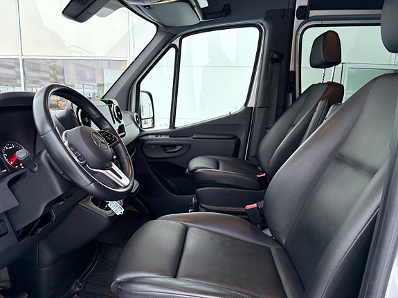 Mercedes-Benz Sprinter 319 8 of 14
