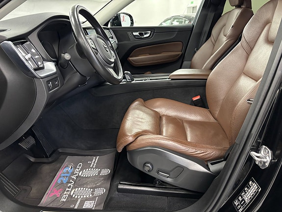Volvo XC60 8 of 12