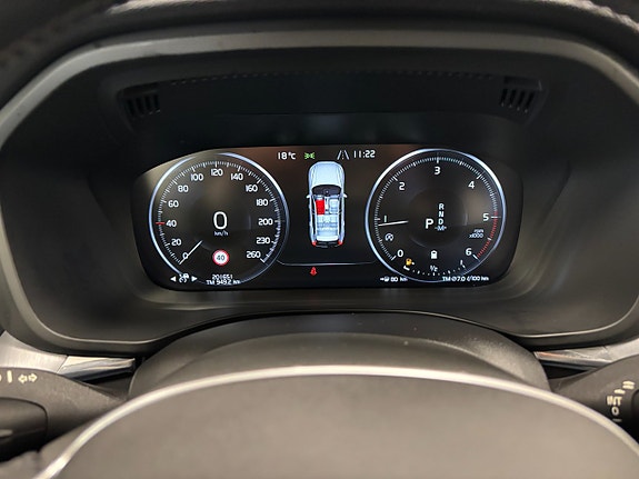 Volvo XC60 9 of 12