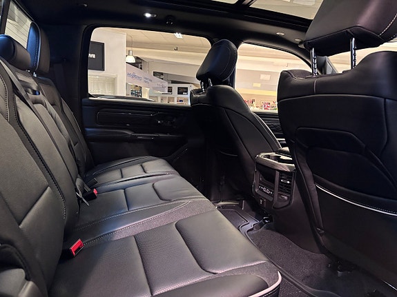Dodge RAM 1500 9 of 19