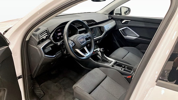 Audi Q3 13 of 14