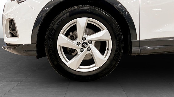 Audi Q3 9 of 14
