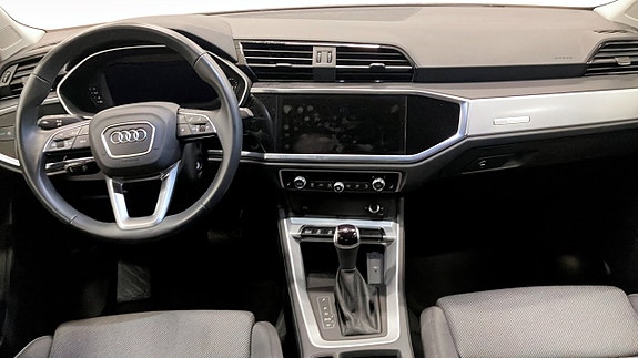 Audi Q3 4 of 5