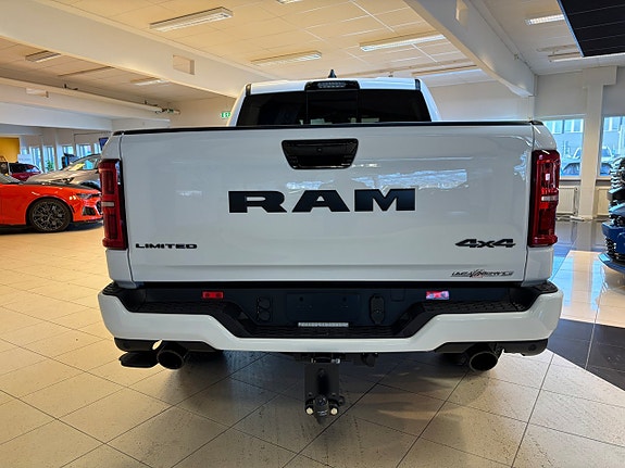 Dodge RAM 1500 4 of 5