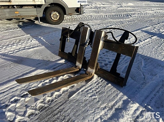 Hydrauliska pallgafflar med Stora BM (33,000:- ex moms)