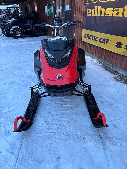 Ski-Doo Summit 850SP 146'' 2 of 4