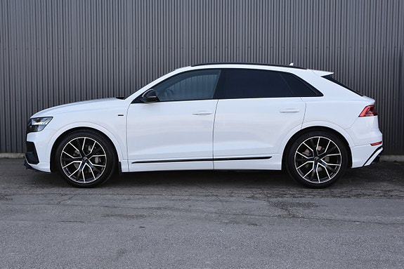 Audi Q8 6 of 27
