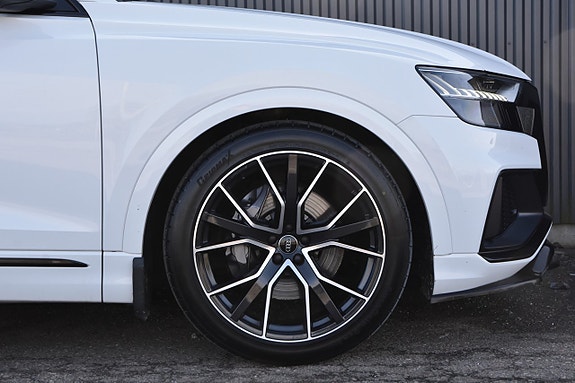 Audi Q8 4 of 27