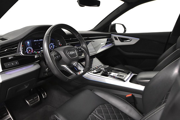 Audi Q8 11 of 27