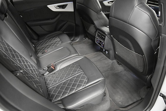 Audi Q8 18 of 27