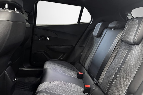 Peugeot 2008 6 of 15