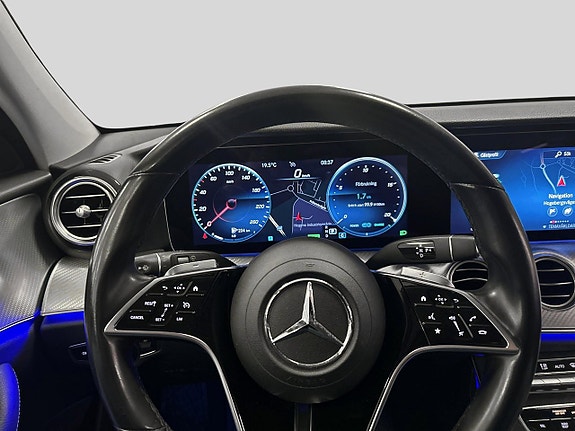 Mercedes-Benz E220 d 4 of 5