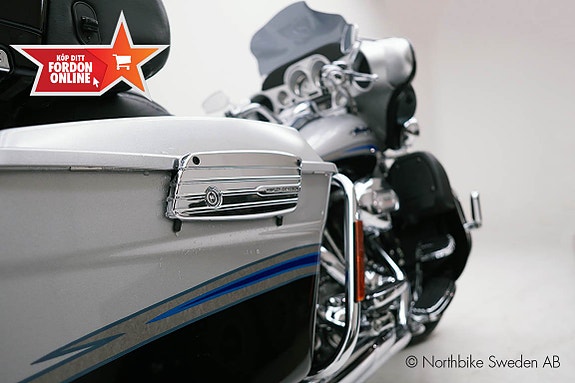 Harley-Davidson CVO Electra Ultra Classic FLHTCUSE *NY SKICK!* 9 of 19
