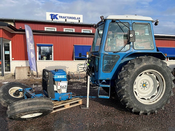 Nu demonteras en Ford 6610