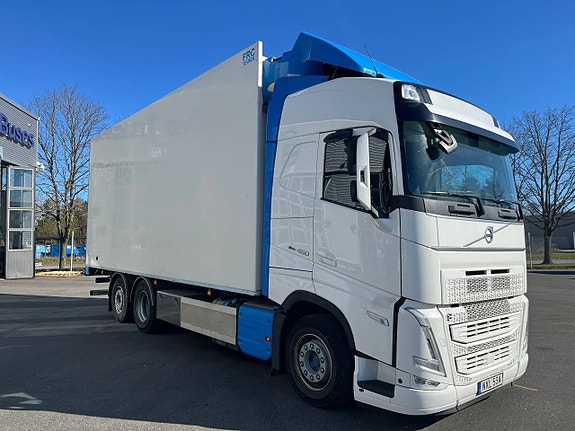 Volvo FH 460 I-Shift 6x2 LNG Kylbil Dubbla lastplan Skåpbil 2 of 6