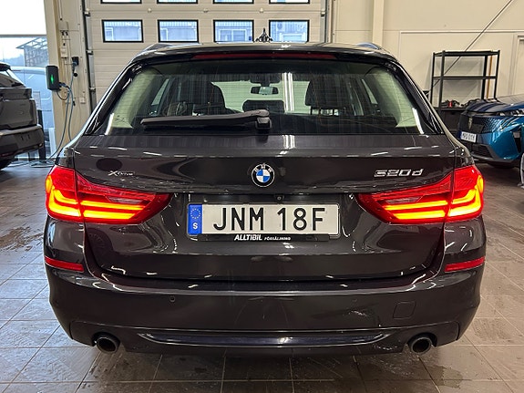 BMW 520d 4 of 5