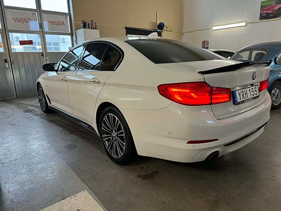 BMW 520d 4 of 5