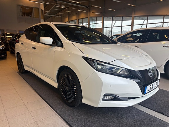 Nissan Leaf 3 of 5