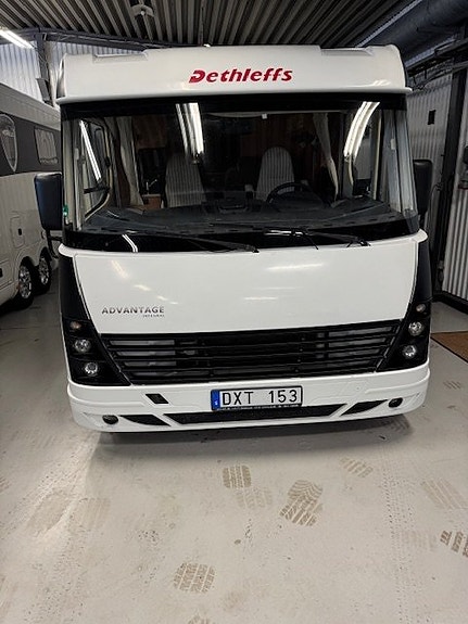 Dethleffs ADVANTAGE I6951 INTEGRERAD QVEENBED 2,3 L 6 VÄXL